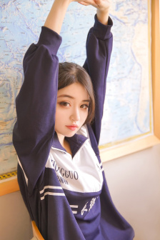 我和美艳的巨ru麻麻